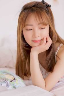 一点遮挡都没有的美女